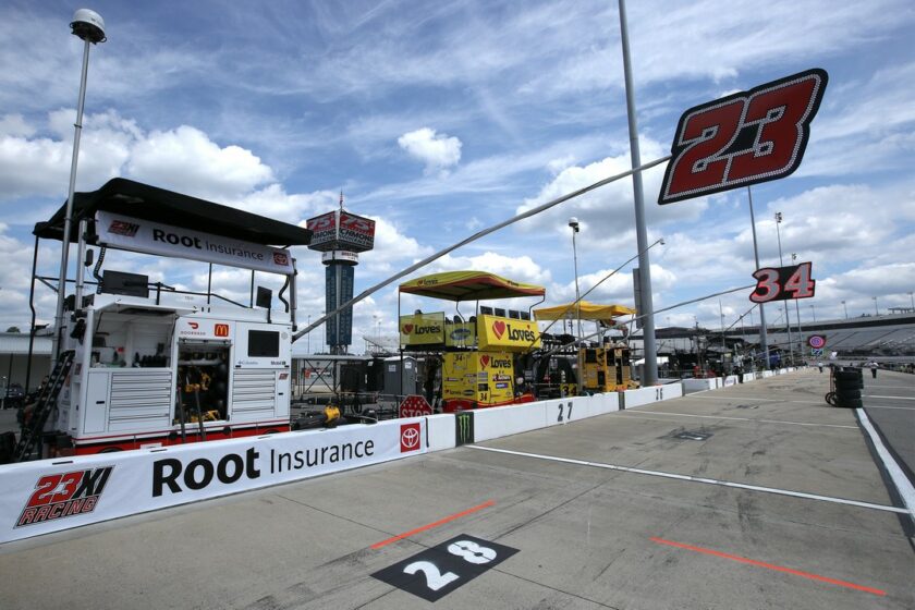 A múlt vasárnapi futam győztese, Brad Keselowski indulhat az élről Kansasben