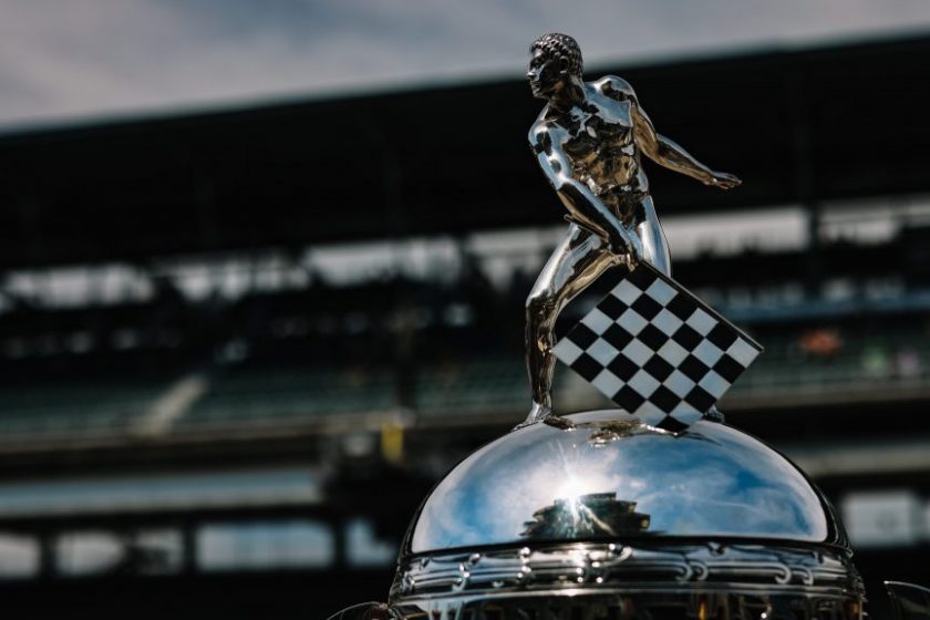 Látványosabban lehetetlen ábrázolni a vasárnapi Indy 500 rajtrácsát