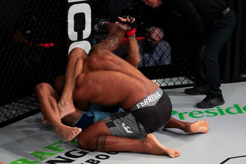 Ugyan kopogtak Fabrício Werdum ellen, mégis kikapott