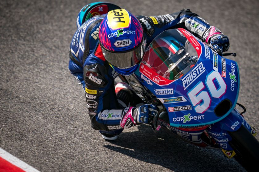 A kórházban meghalt a szombati Moto3-bukás sérült motorosa