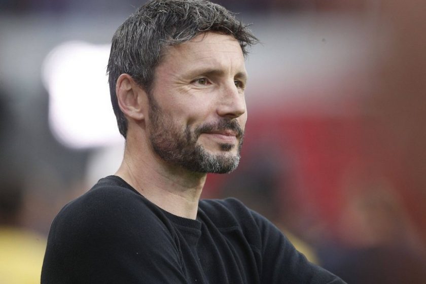 Mark van Bommel lett a Wolfsburg edzője