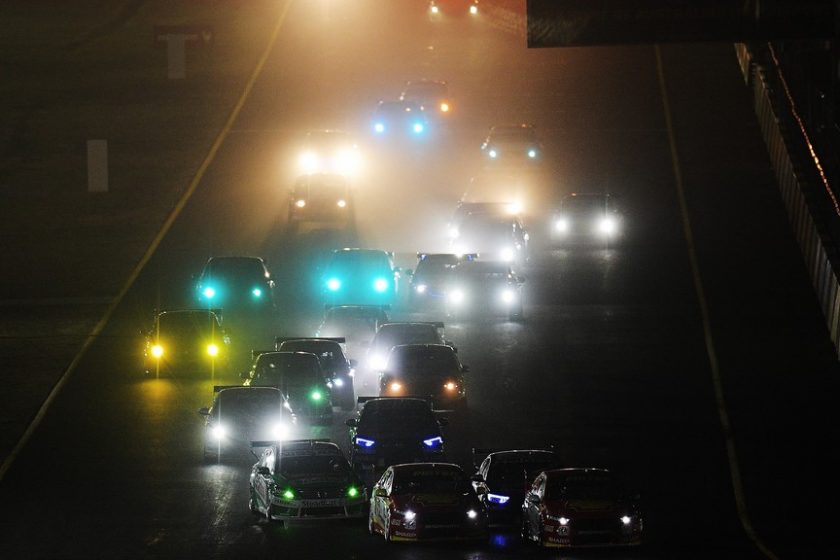 Több mint száz nap után folytatódik a Supercars