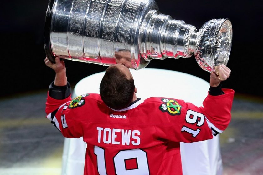 Egy év után visszatér a Chicago Blackhawks kapitánya