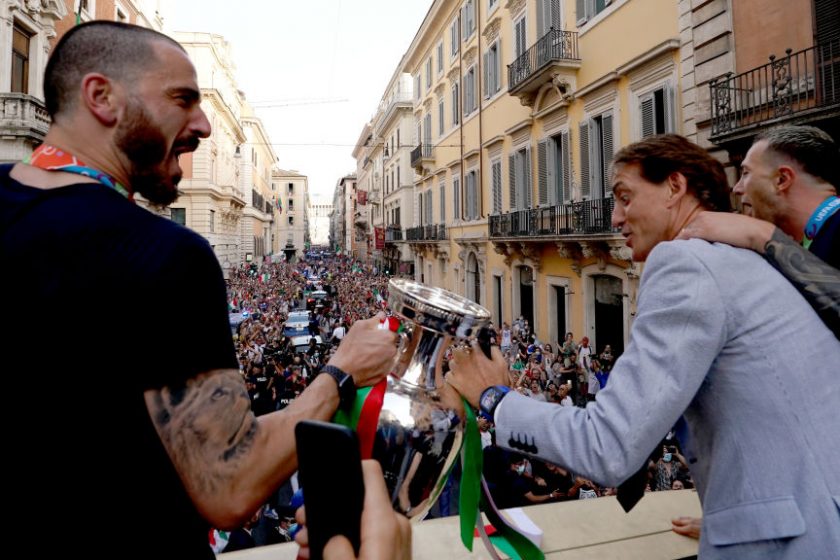 Bonucci lezárta a kólatémát, az olaszok megbuszoztatták a kupát