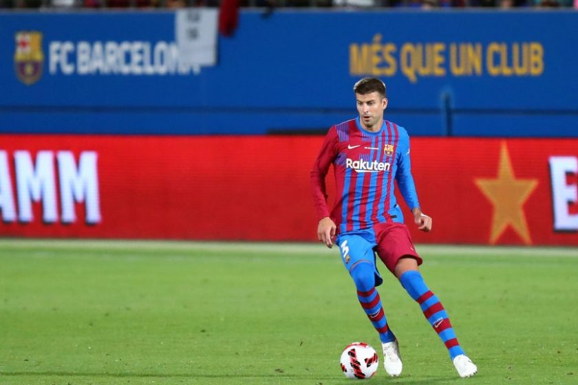 Piqué segíti ki a Barcelonát
