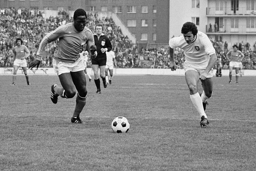 39 év kóma után meghalt a PSG francia válogatott futballistája