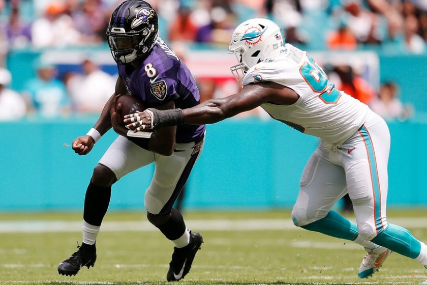 Lamar Jackson marad a Ravensben