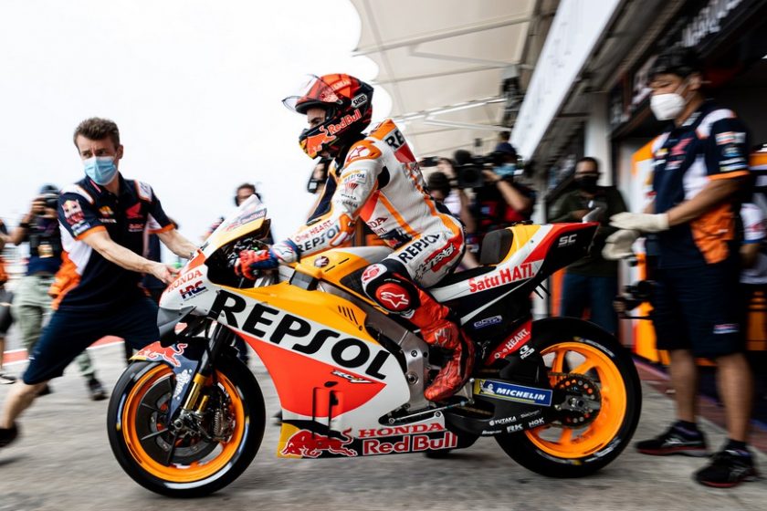 A tribünről látszik igazán, mekkorát is repült Marc Marquez