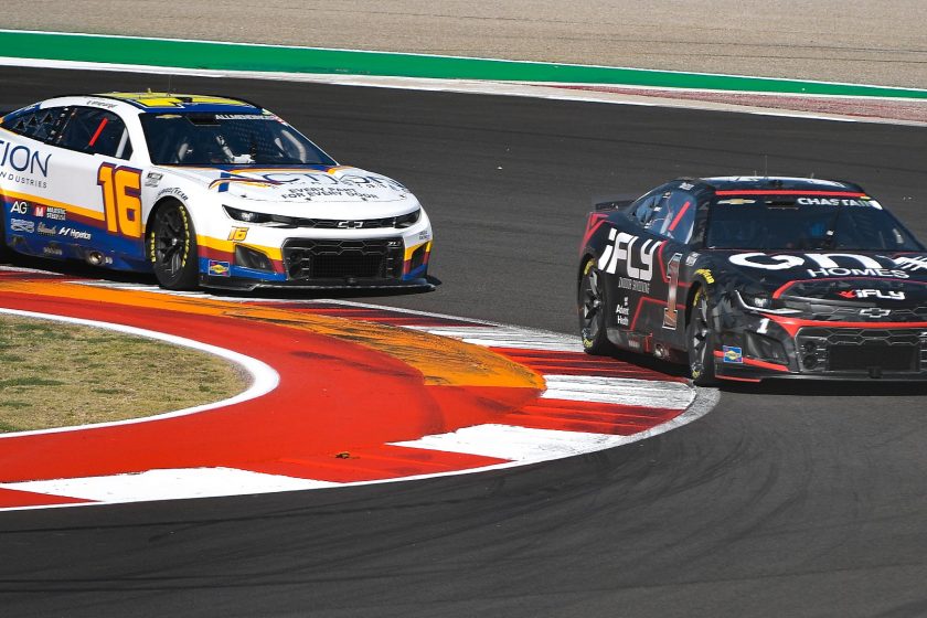 Őrült utolsó körrel dőlt el az austini NASCAR-futam