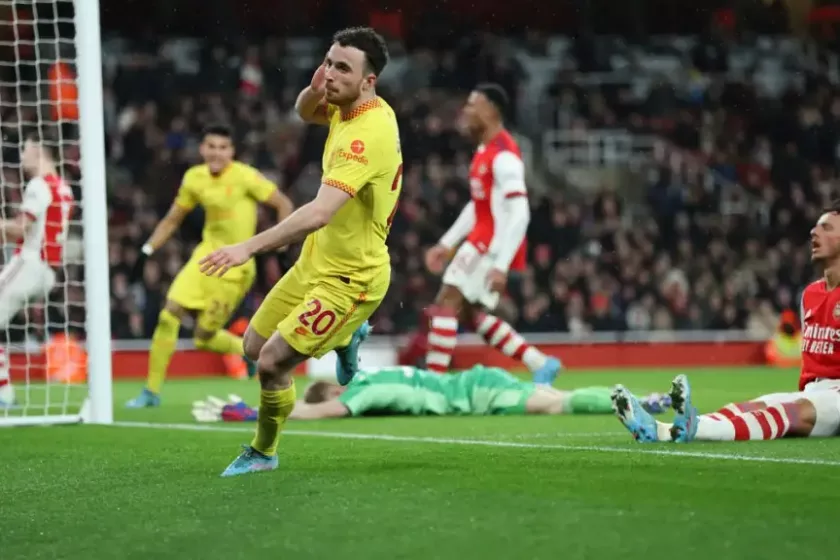 Rangadót nyert a Liverpool, és a City nyakára mászott
