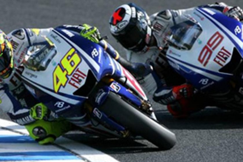 Jorge Lorenzo autóversenyzést pedzeget, Valentino Rossi ellen indulna
