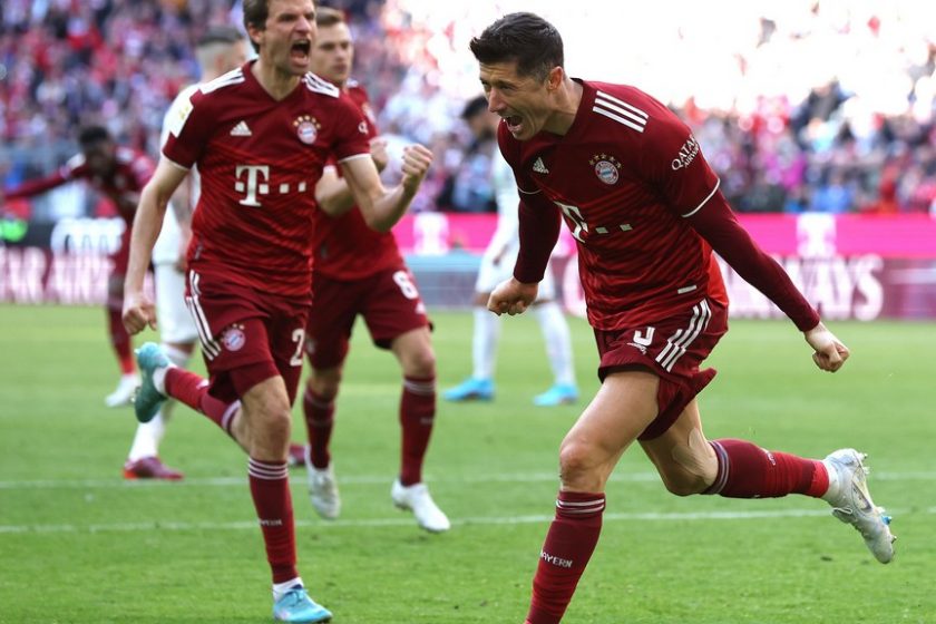 Lewandowski megmentette a Bayernt