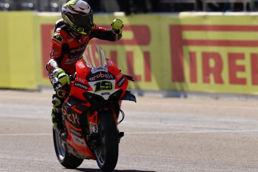 Alvaro Bautista jövőre is a gyári Superbike Ducatin