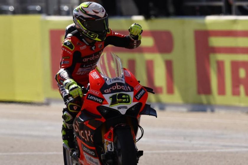 Alvaro Bautista visszatért, kenterbe verte a bajnokokat vasárnap