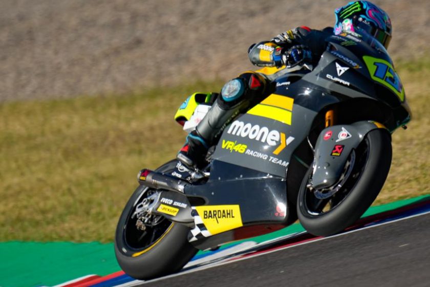 Valentino Rossi neveltje nyert a Moto2-ben