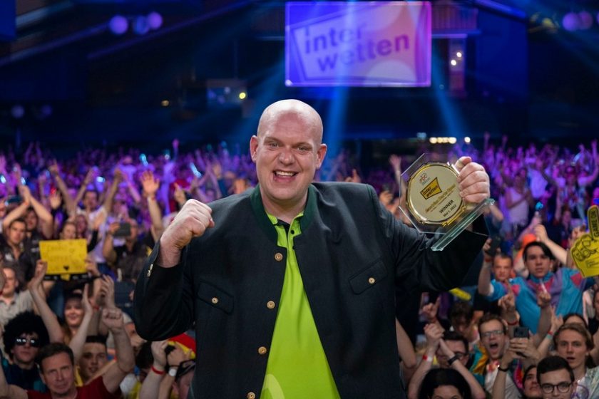 Michael van Gerwen nyert Grazban
