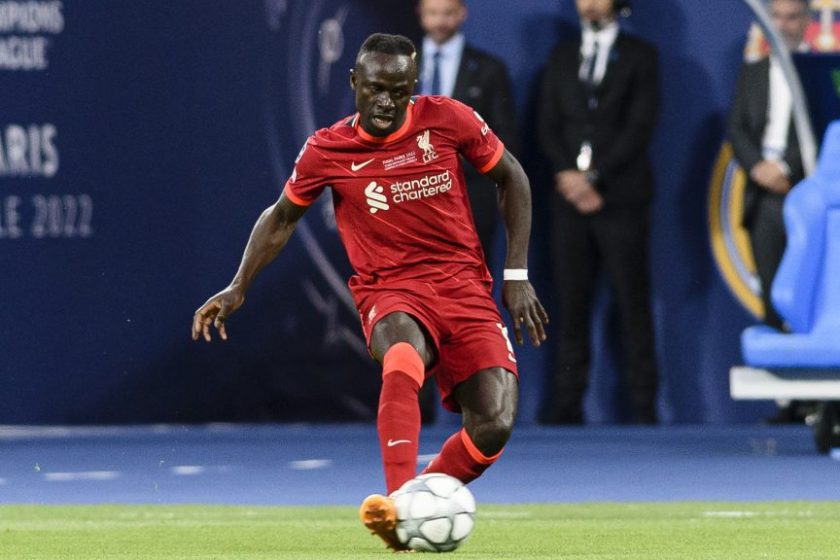 Mané a Bayernhez igazol