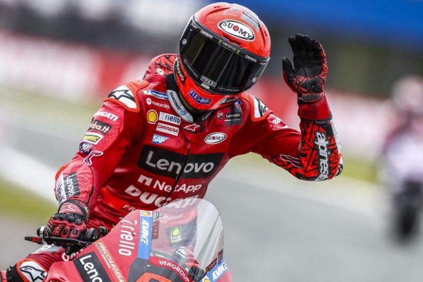 Megúszták az esőt, Bagnaia pályacsúccsal a pole-on Assenben