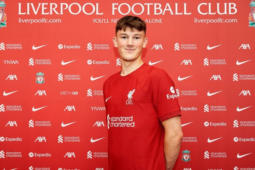 18 éves védőt igazolt a Liverpool