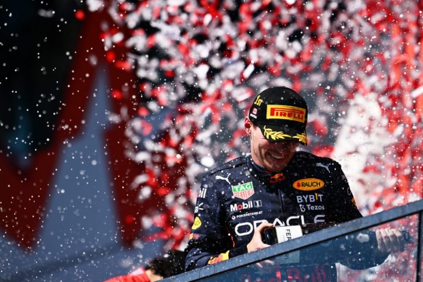 Verstappen megint nyert, nyílik az olló a tabella élén