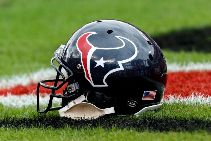 A Texans megegyezett a masszőzökkel