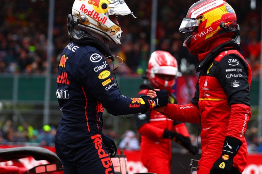 Sainz karrierje első pole-ját szerezte