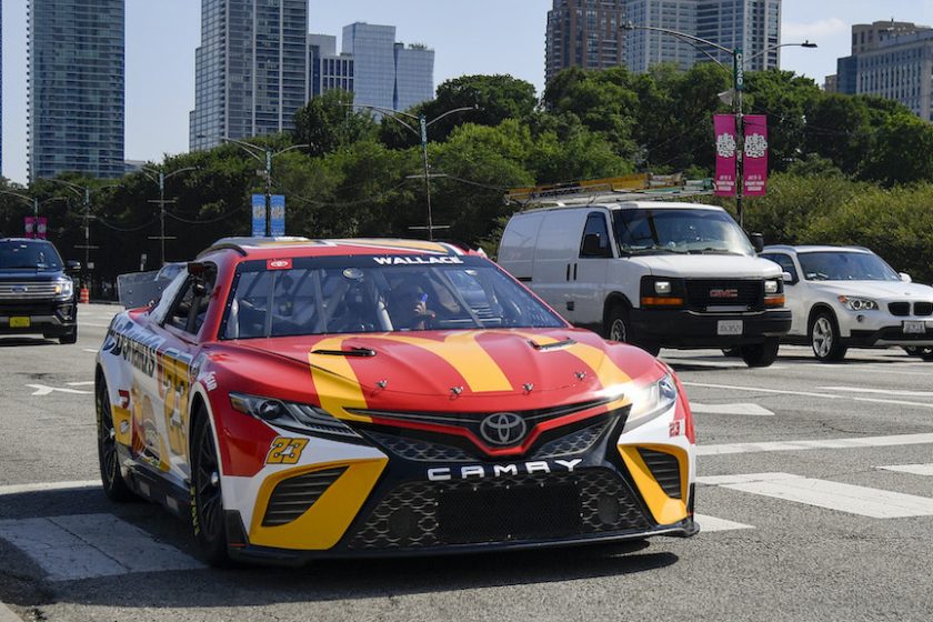 Utcai versennyel ünnepli a NASCAR a 75. évfordulóját