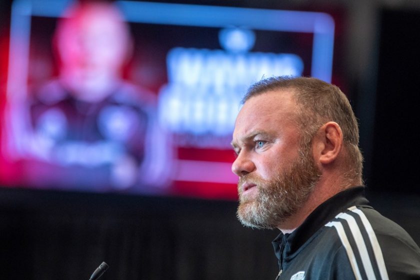 Rooney győzelemmel debütált a kispadon