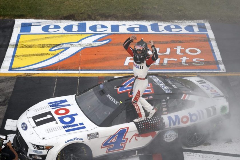 Kevin Harvick Michigan után Richmondban is nyert