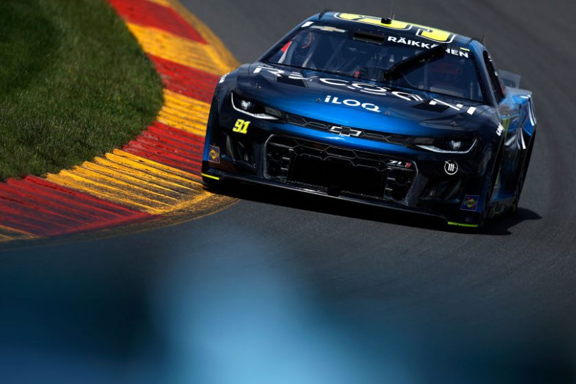 Kimi Räikkönen 27., Chase Elliotté a pole