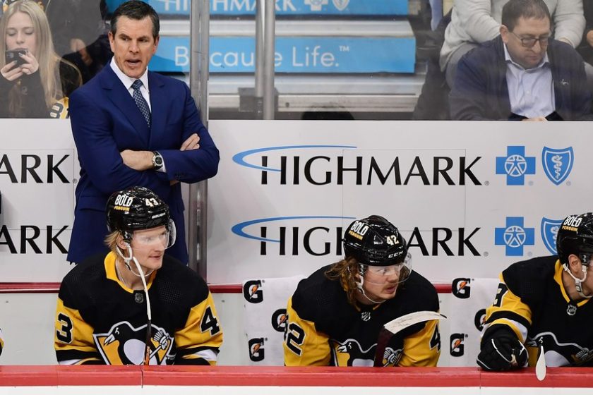 Hosszabbított a Penguins vezetőedzője