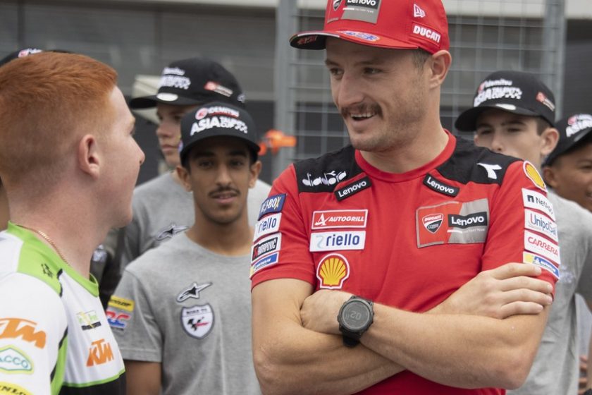Élen a Ducatik az első szabaedzésen Motegiben
