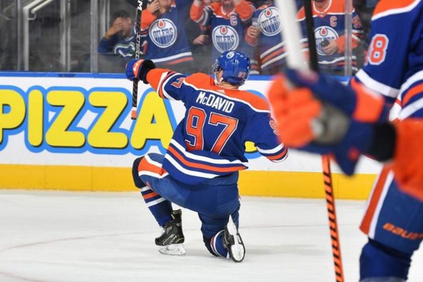 McDavid újabb mesterhármasa