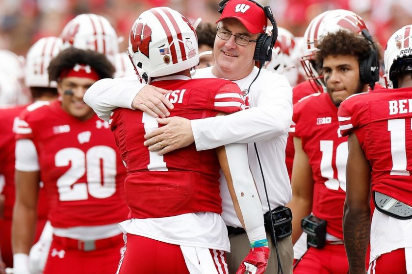 Kirúgták a Wisconsin vezetőedzőjét