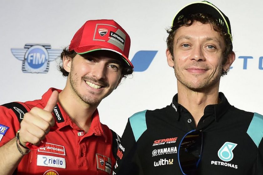 Valentino Rossi is ott lesz Valenciában, hogy tanítványának drukkoljon