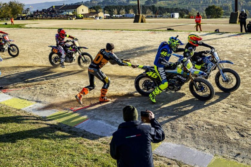 Bartolini-Baldassarri verte Rossi-Marinit Valentino Rossiék háziversenyén