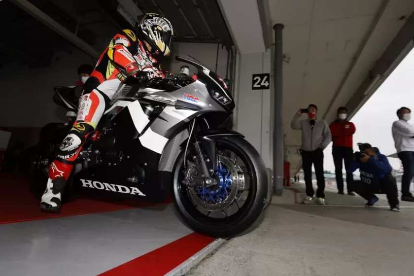 Gyári motorokat indít a Honda a Supersport-vb-n jövőre