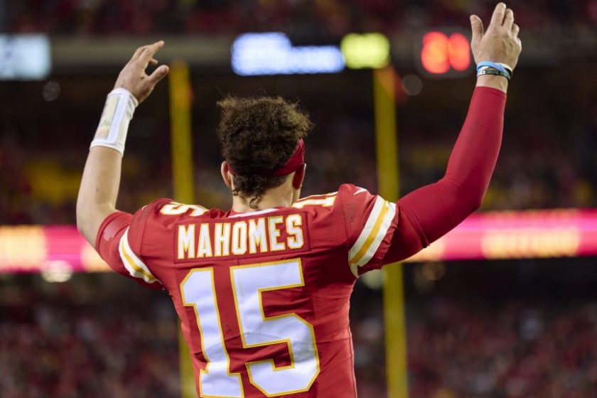 A Netflix felfedett egy rövid részletet a holnap érkező NFL-sorozatból
