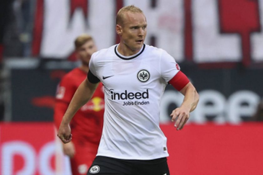 Jövőre visszavonul az Eintracht Frankfurt csapatkapitánya