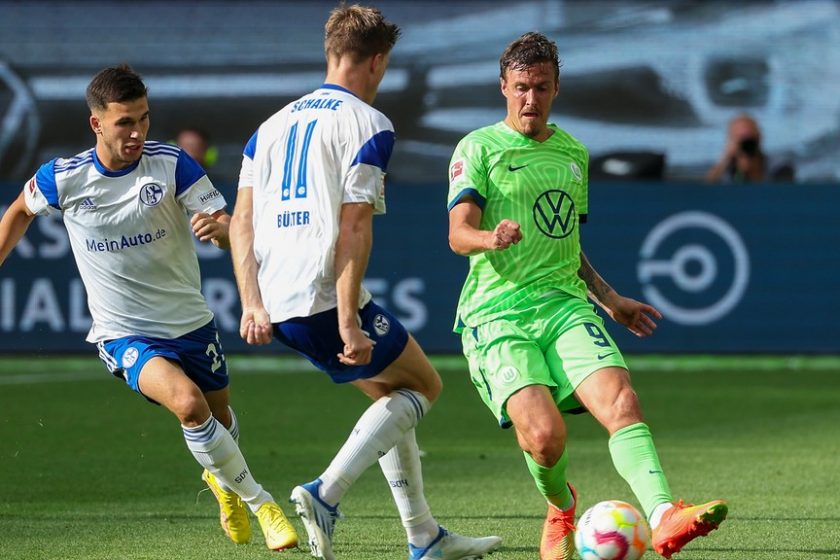 A sereghajtó Schalke és a Wolfsburg összecsapása nyitja a fordulót
