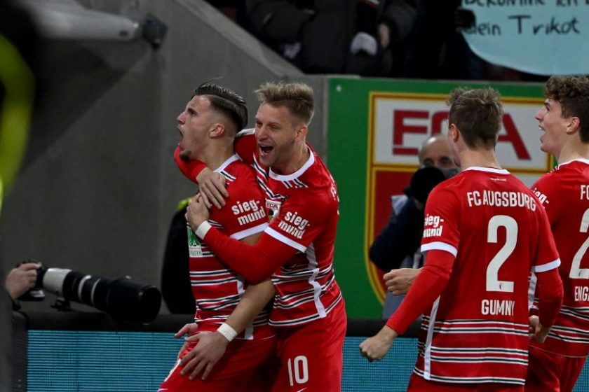 Három gólt is lőtt az Augsburg, de csak egy volt érvényes