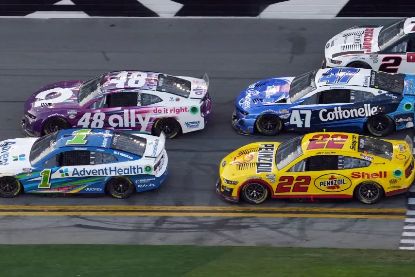 Nincs idő pihenni, hétvégén újra NASCAR, kétszer is