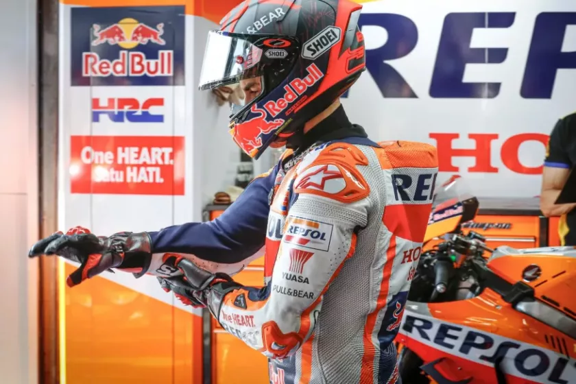 Szemhunyásnyit sem aludt a műtét előtt Marc Marquez orvosa