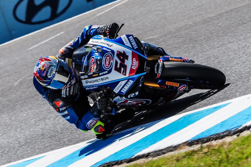 Bukások és szoros idők a Superbike-teszt első napján