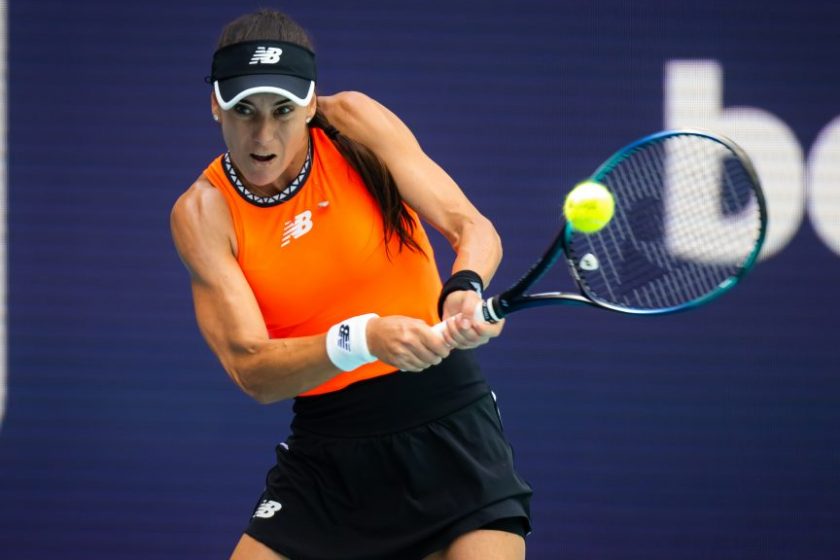 Cirstea meglepte Szabalenkát, bejutott a négy közé