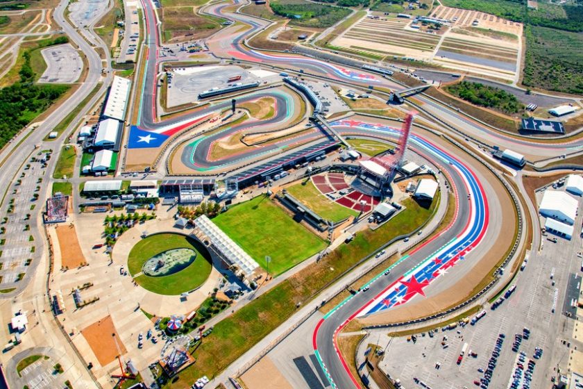 Korábbi F1-es világbajnokokkal jön a texasi verseny