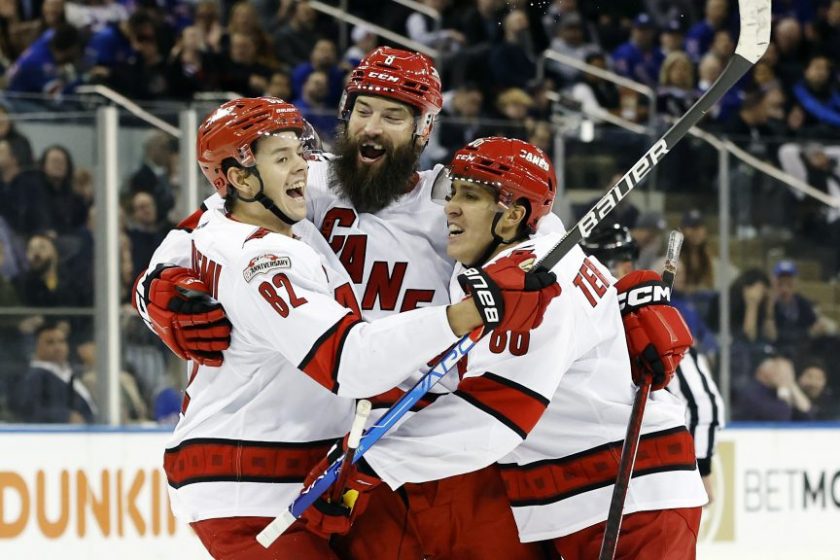 Idegenben nyert a Hurricanes