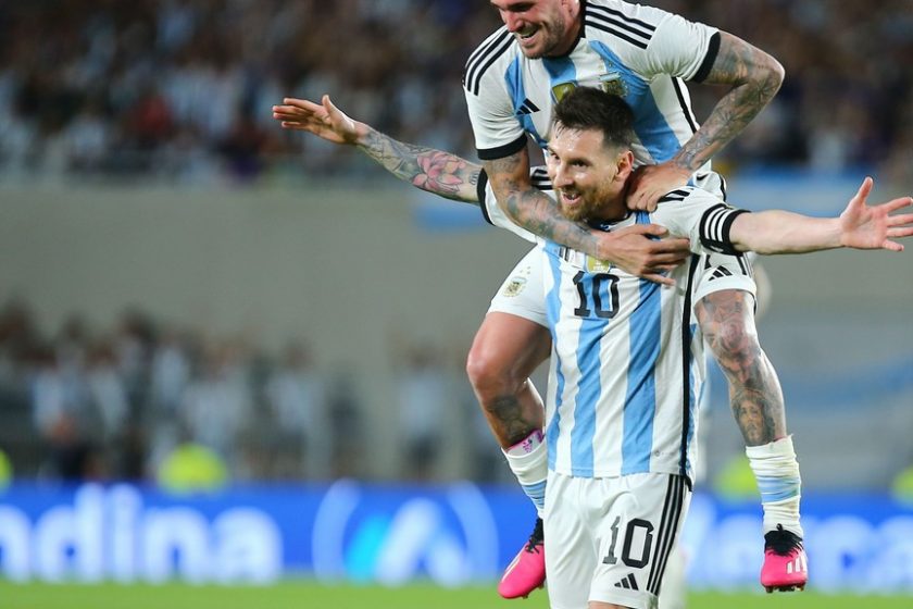 Messi 800!
