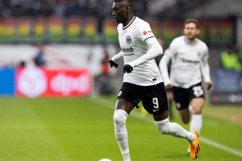 Dán vagy/és francia csatárt fog igazolni a Manchester United