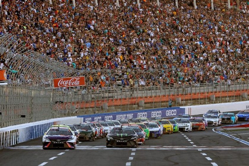 Hétfőre halasztották a Coca-Cola 600-at